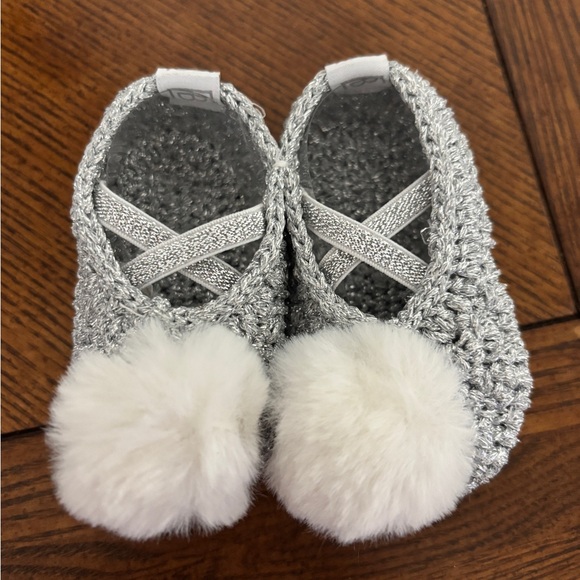 Cozy Silver Knit Infant Booties with White Pom Poms - Picture 1 of 5